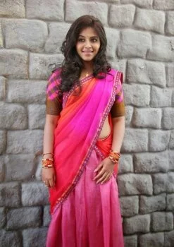 anjali-latest-glamorous-photos-in-half-saree-001