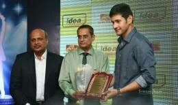 mahesh-babu-at-idea-students-awards-photos-17
